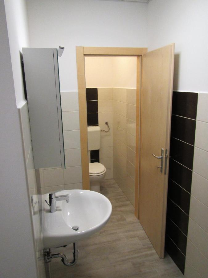 Bed and Breakfast Pod Orehi Postojna Zewnętrze zdjęcie