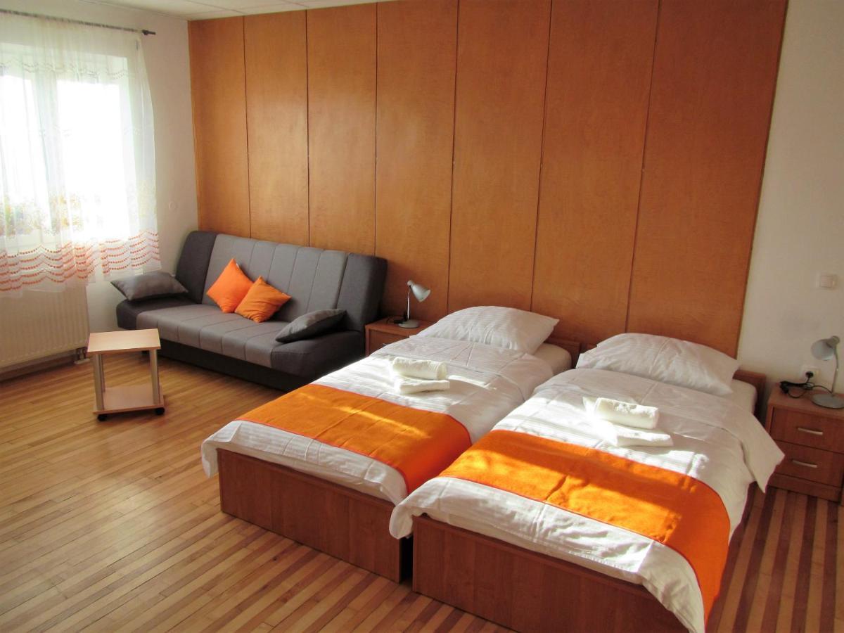 Bed and Breakfast Pod Orehi Postojna Zewnętrze zdjęcie