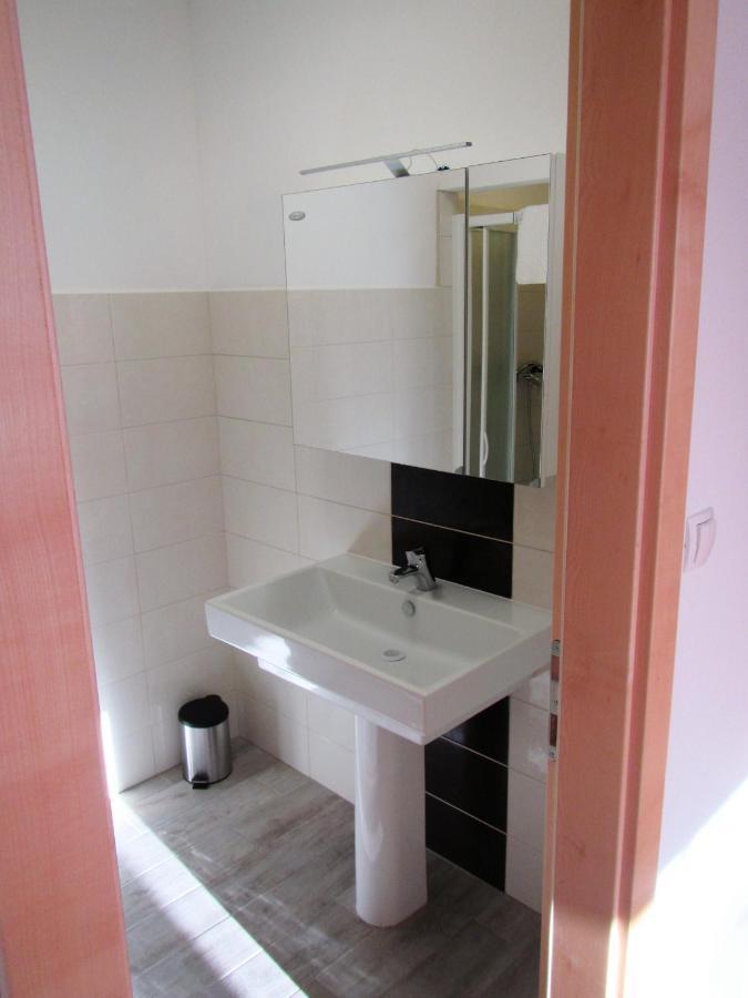 Bed and Breakfast Pod Orehi Postojna Zewnętrze zdjęcie