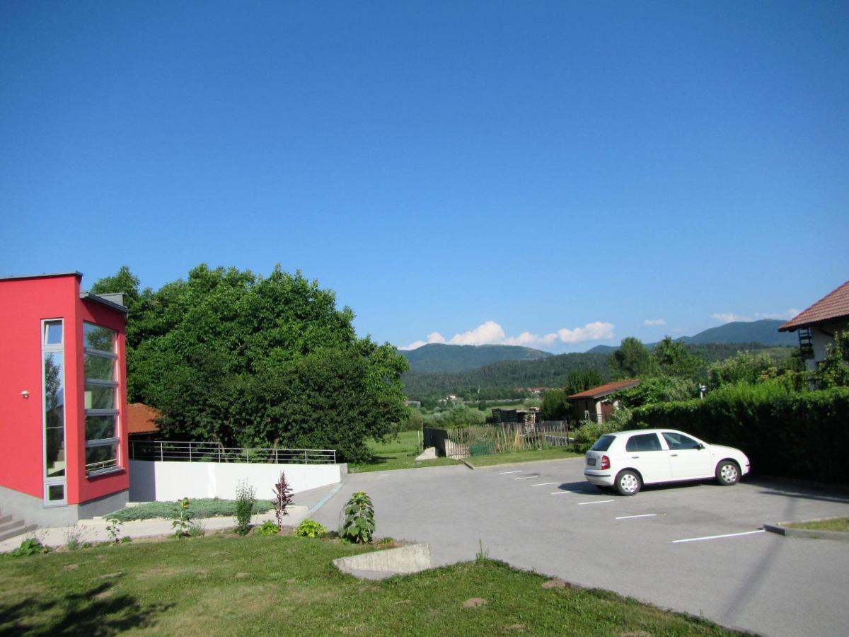 Bed and Breakfast Pod Orehi Postojna Zewnętrze zdjęcie