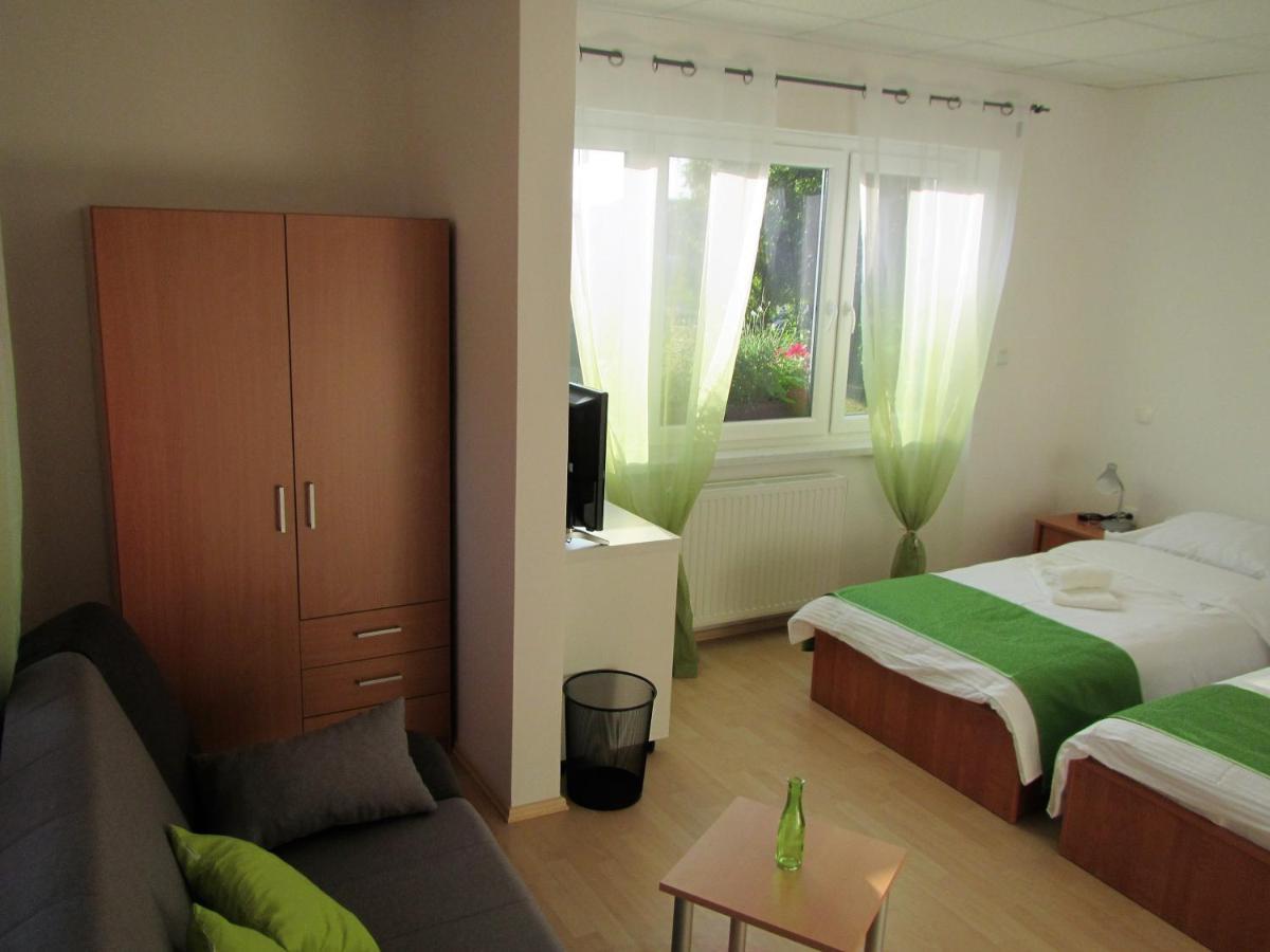 Bed and Breakfast Pod Orehi Postojna Zewnętrze zdjęcie